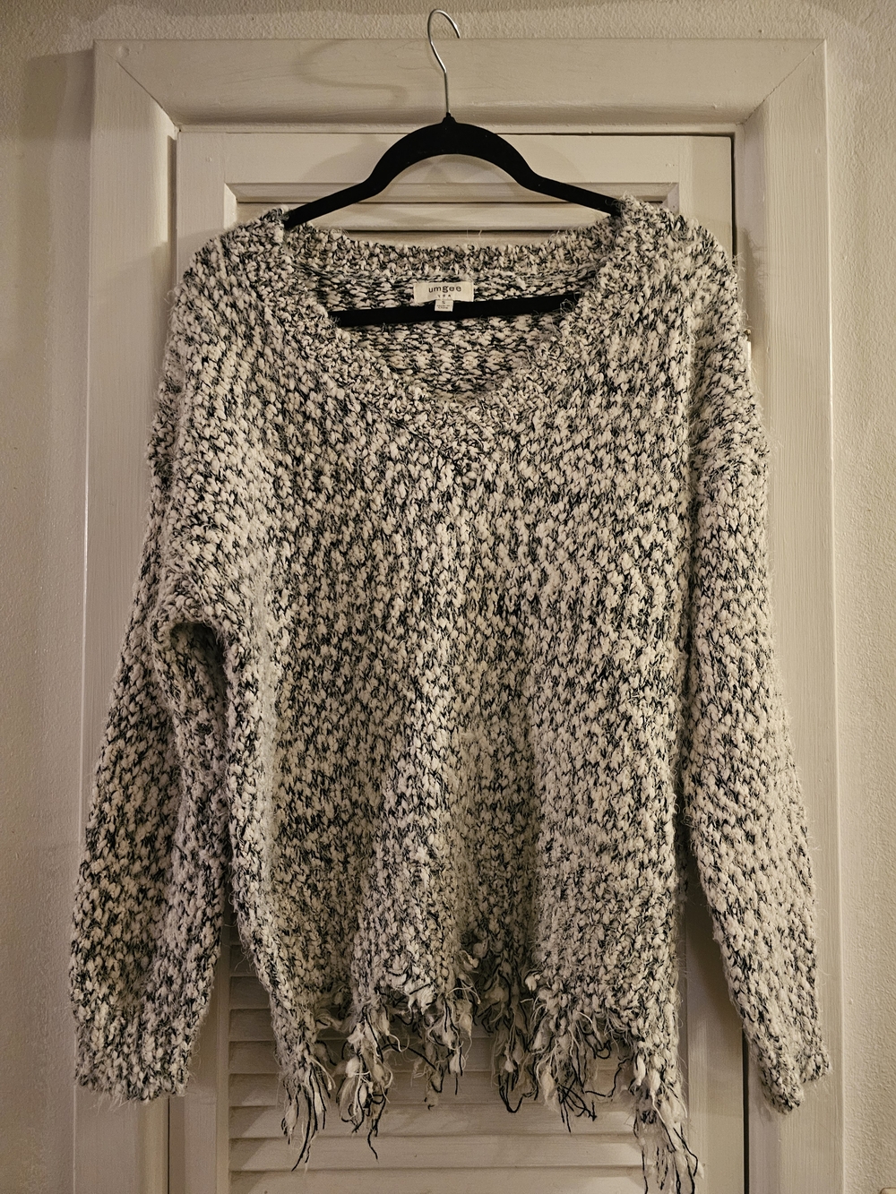 3/$13 Umgee Black & White Marled Fringe Hem Crew Sweater
